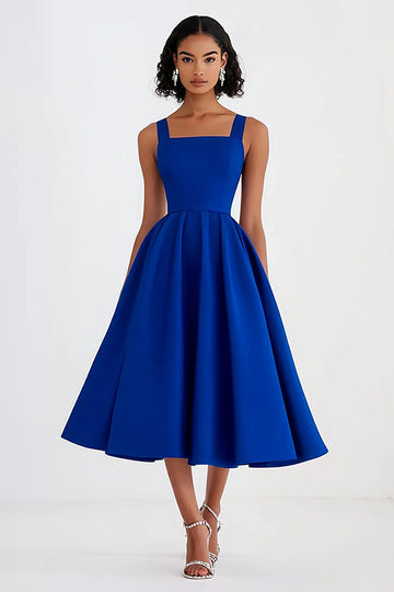 Robe mi-longue froncée à col carré bleu royal